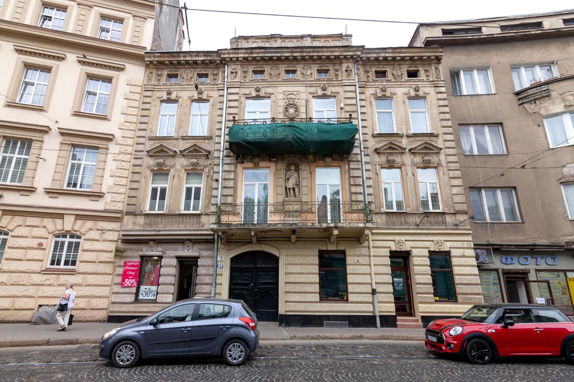 Royal Apartment On Franka 28 Lviv Extérieur photo