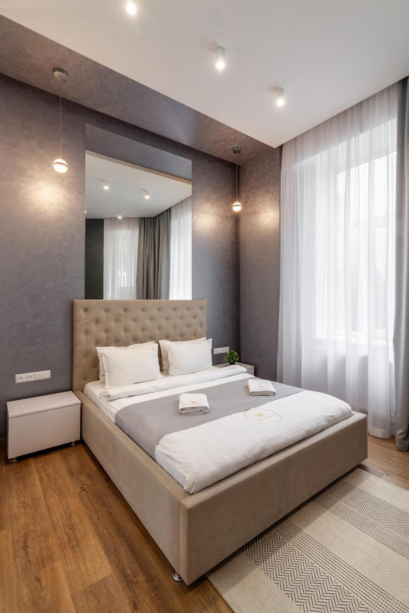 Royal Apartment On Franka 28 Lviv Extérieur photo